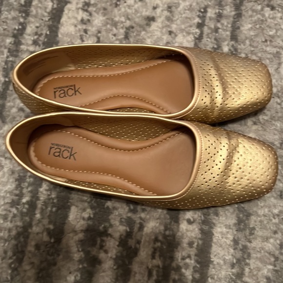 Nordstrom Rack Women’s Gold Alba Flats Square Toed Shoes Perforated Design - Picture 2 of 9